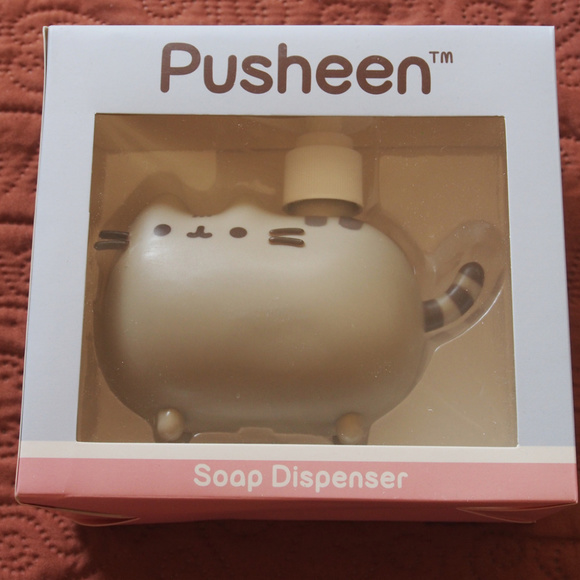 Culterfly Other - Pusheen Box 2018 Fall Dispenser
